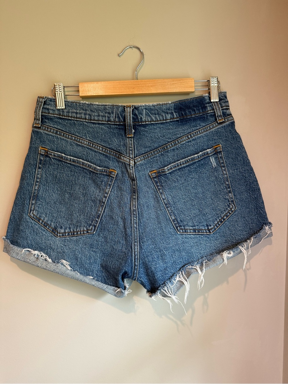Abercrombie & Fitch High Rise Mom Shorts